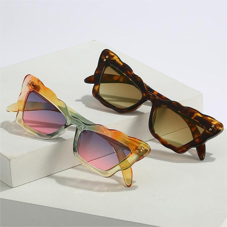 Wave Border Cat Eye Sunglasses