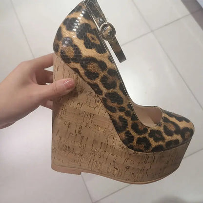 Crossdressing Wedge Platform Sandals